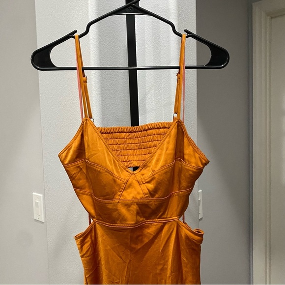 A.L.C. Blakely Cut Out Midi Dress in Rust Orange Size 10 Satin Flaw - Picture 3 of 14